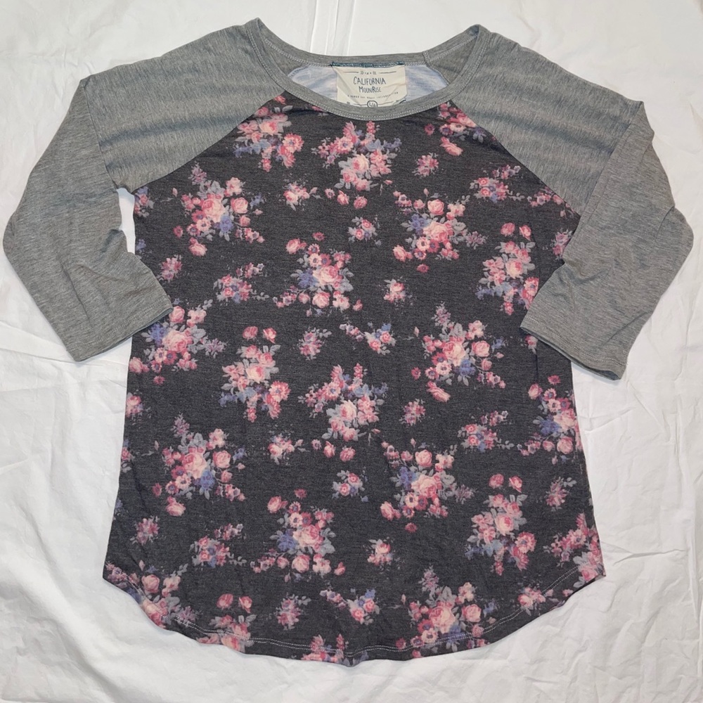 California Moonrise Women’s 3/4 Sleeve Flower Top